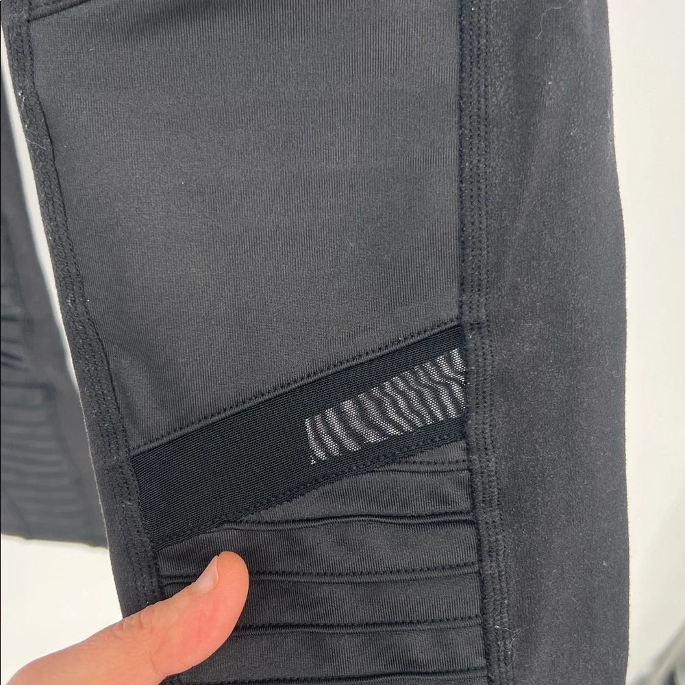 Alo Yoga High Waisted Moto Leggings Black SizeSmall Faux Leather Mesh Panels